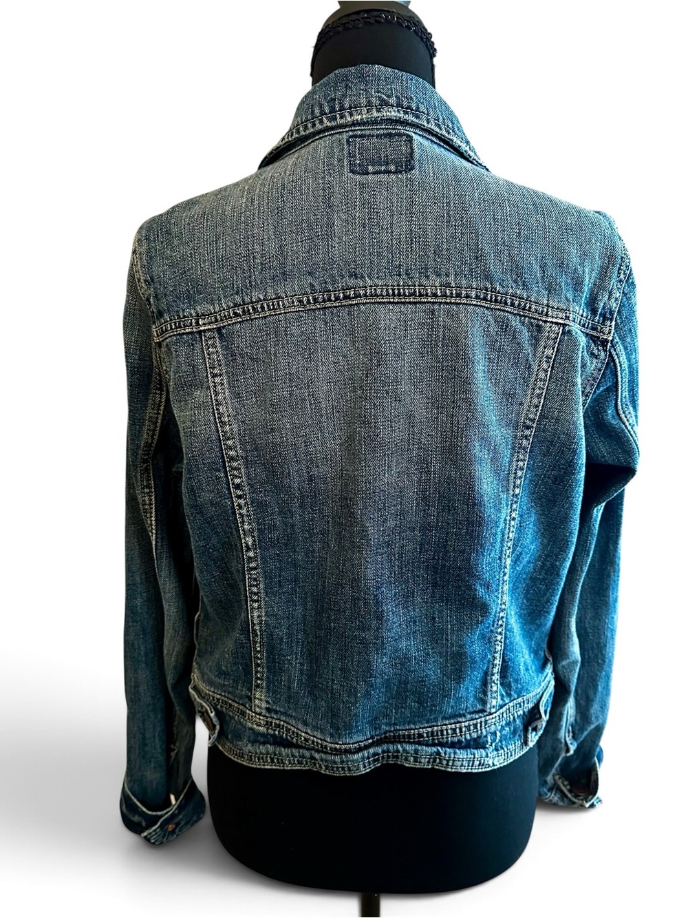 American Eagle Medium Distressed Faded Denim Trucker Jacket - Picture 2 of 4